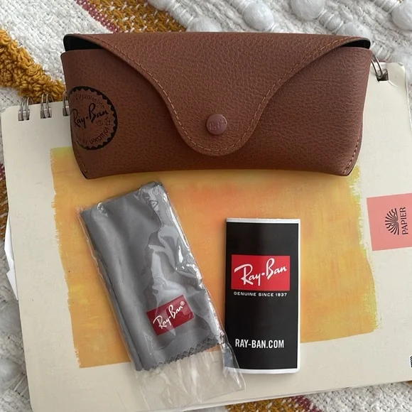 Erika Classic Ray-Bans - Picture 4 of 7